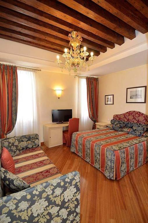 Alloggi Al Mercante Venice Room photo